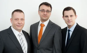 Auf dem Bild ist das Team der GxP brain GmbH zu sehen.