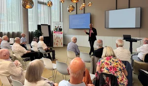 Roland Sillmann spricht vor Publikum
