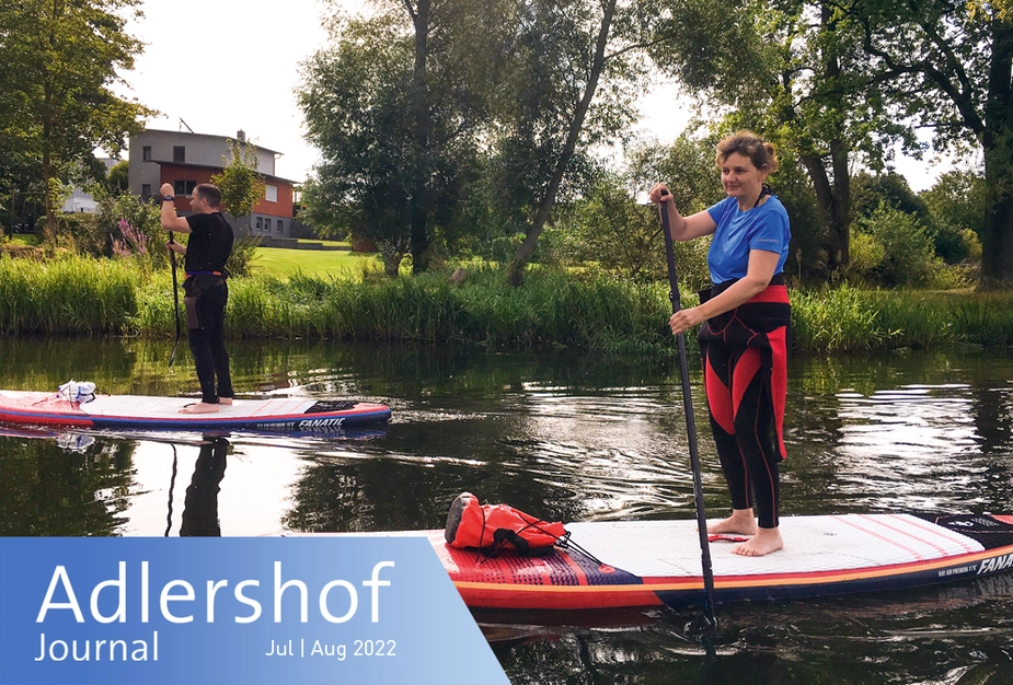 Jana Arnold with stand-up paddle board © www.rost-werk.de