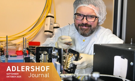 Paul Crump arbeitet an einem Laserbauelement