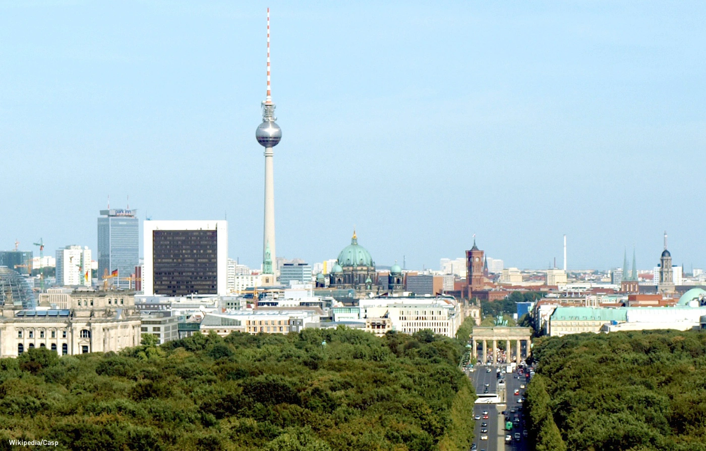 [Translate to English:] Berlin Skyline mit Fernsehturm. Wikipedia/Casp