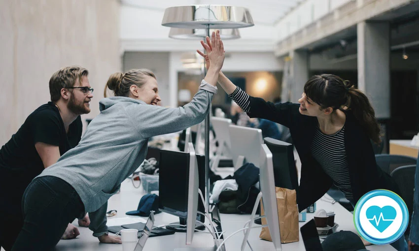 Menschen im Büro, Bild: Techniker Krankenkasse