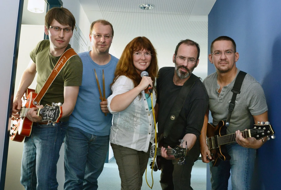 Nach der Arbeit wird bei der GFaI Musik gemacht: Die Hobbyband „Die Schönen und das Biest“. Bild: © Adlershof Journal