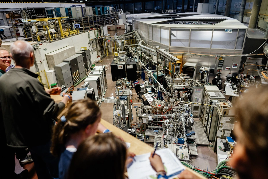 LNDW 2026: Blick in die Experimentierhalle von BESSY II