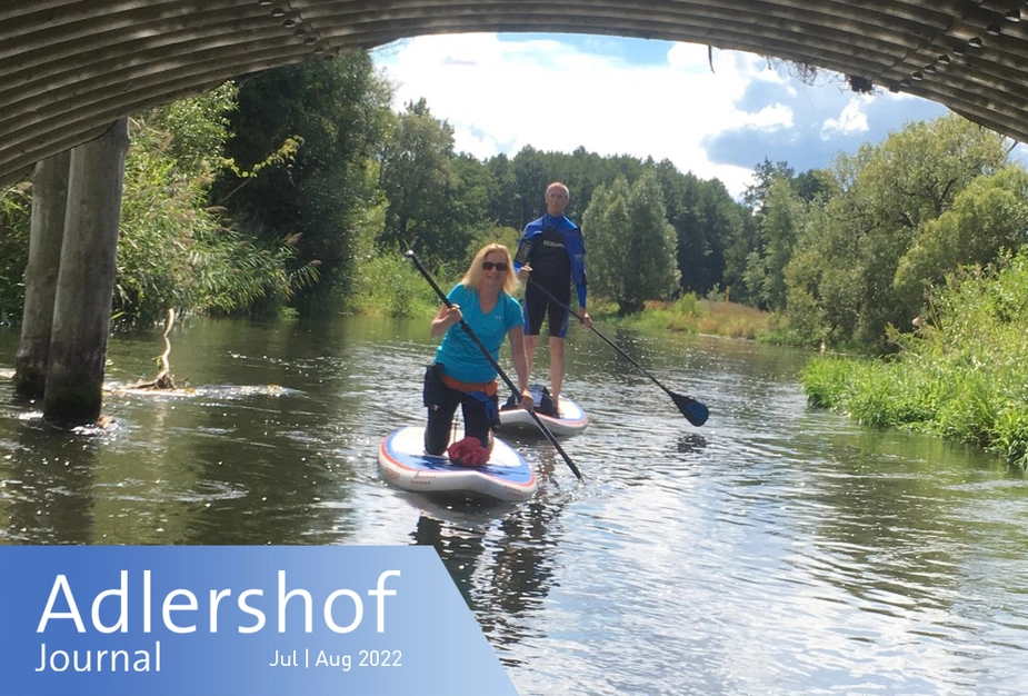 Peter Rost and colleague with stand-up paddle boards © www.rost-werk.de