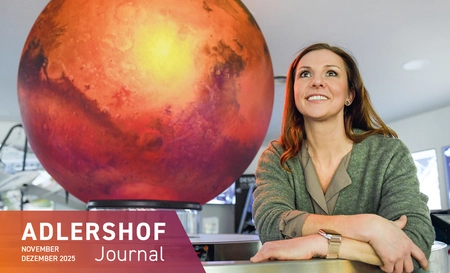 Daniela Tirsch next to a model of Mars